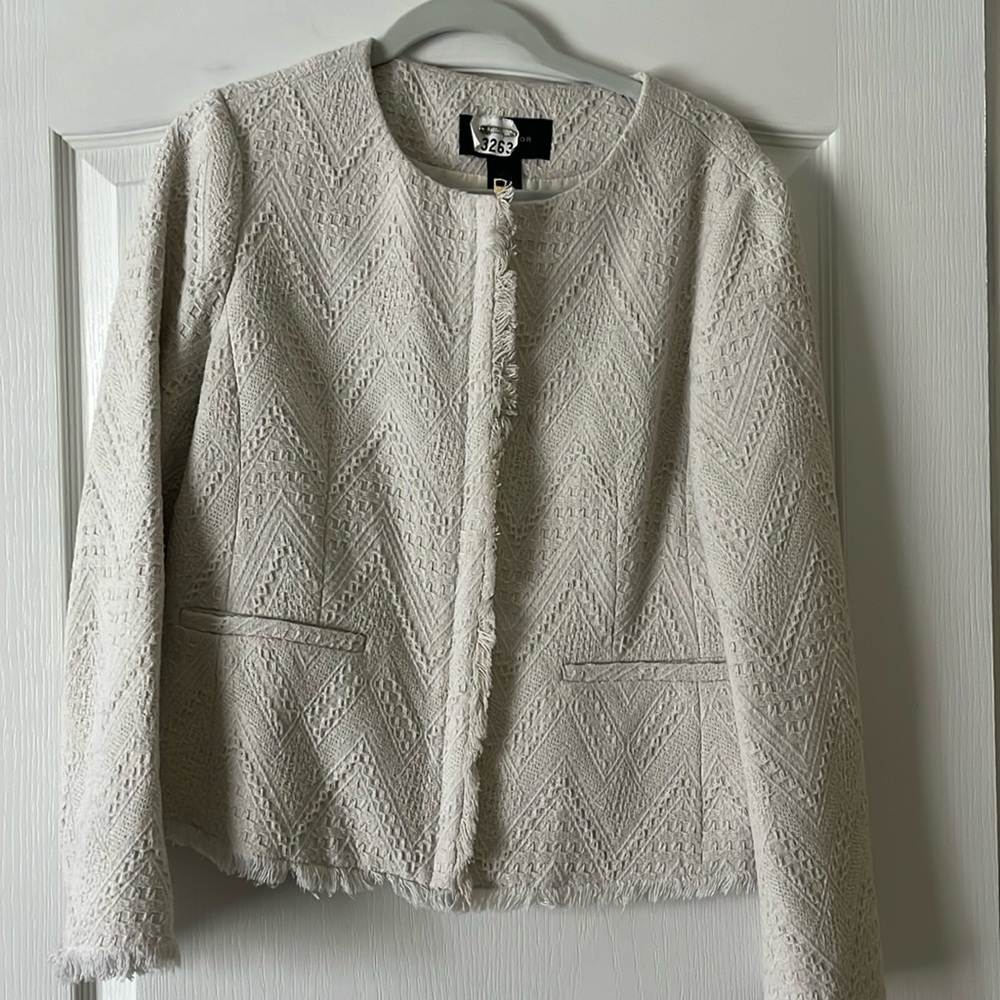 Off-white and Taylor Blazer size 12. Knit with fringe accents.